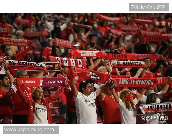 曼联与阿森纳即将对决球迷热议两队近期状态与战术分析