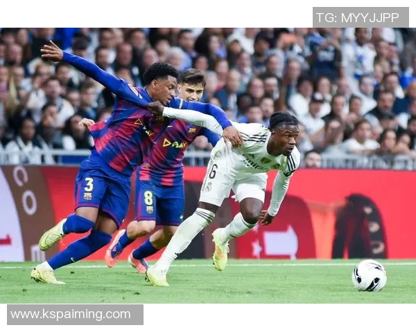 2004年皇马与巴萨经典对决回顾球场上的荣耀与激情交锋 2004年皇马与巴萨经典对决回顾球场上的荣耀与激情交锋